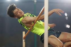 开云体育中国-包含时刻领先：男子跳高比赛惊艳登场的词条