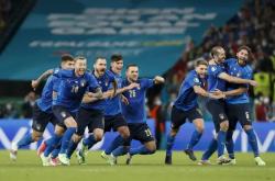 开云下载-欧洲杯预选赛即将打响，球队强强对话的简单介绍