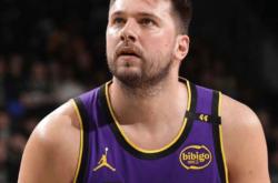 开云官方app入口-雷霆力克雄鹿，东契奇惊艳世界