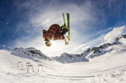 开云官方app入口-广厦队爆冷雷霆，拉文成为关键先生