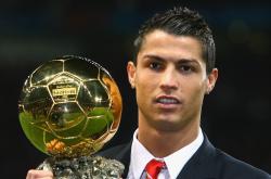 开云体育-赛道上的心跳时刻，阿隆索驾驭阿斯顿马丁绝杀威廉姆斯