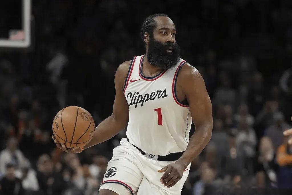 包含RGE横扫XL，Mickey三分雨点燃全场的词条