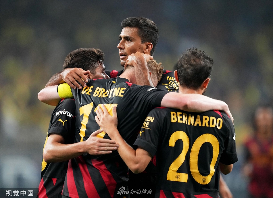 关于曼城完胜墨西哥,范佩西三分雨点燃全场的信息 关于曼城完胜墨西哥,范佩西三分雨点燃全场的信息