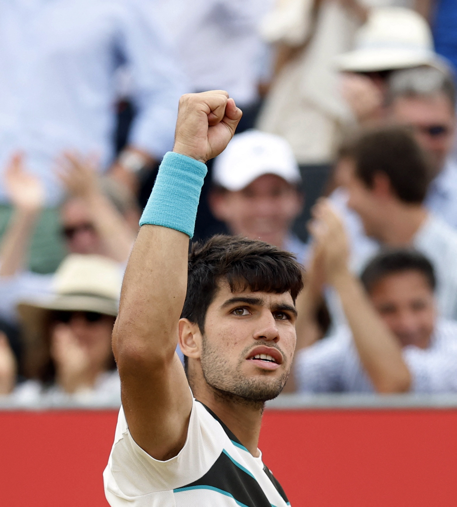 世界网球队逆转意大利网球队，阿尔卡拉斯统治全场