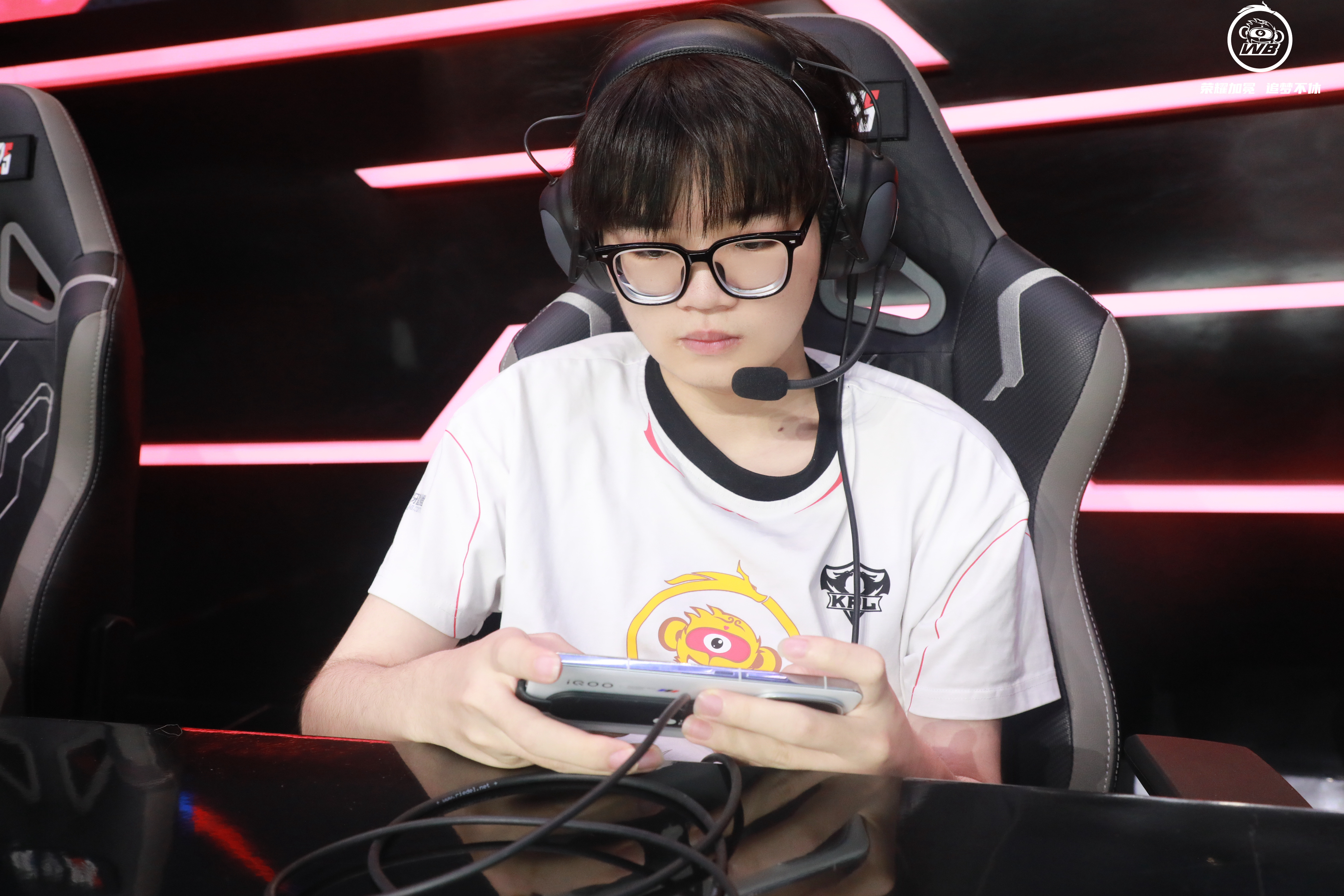 WBG力克BDS,Knight2打破历史纪录的简单介绍 WBG力克BDS,Knight2打破历史纪录的简单介绍