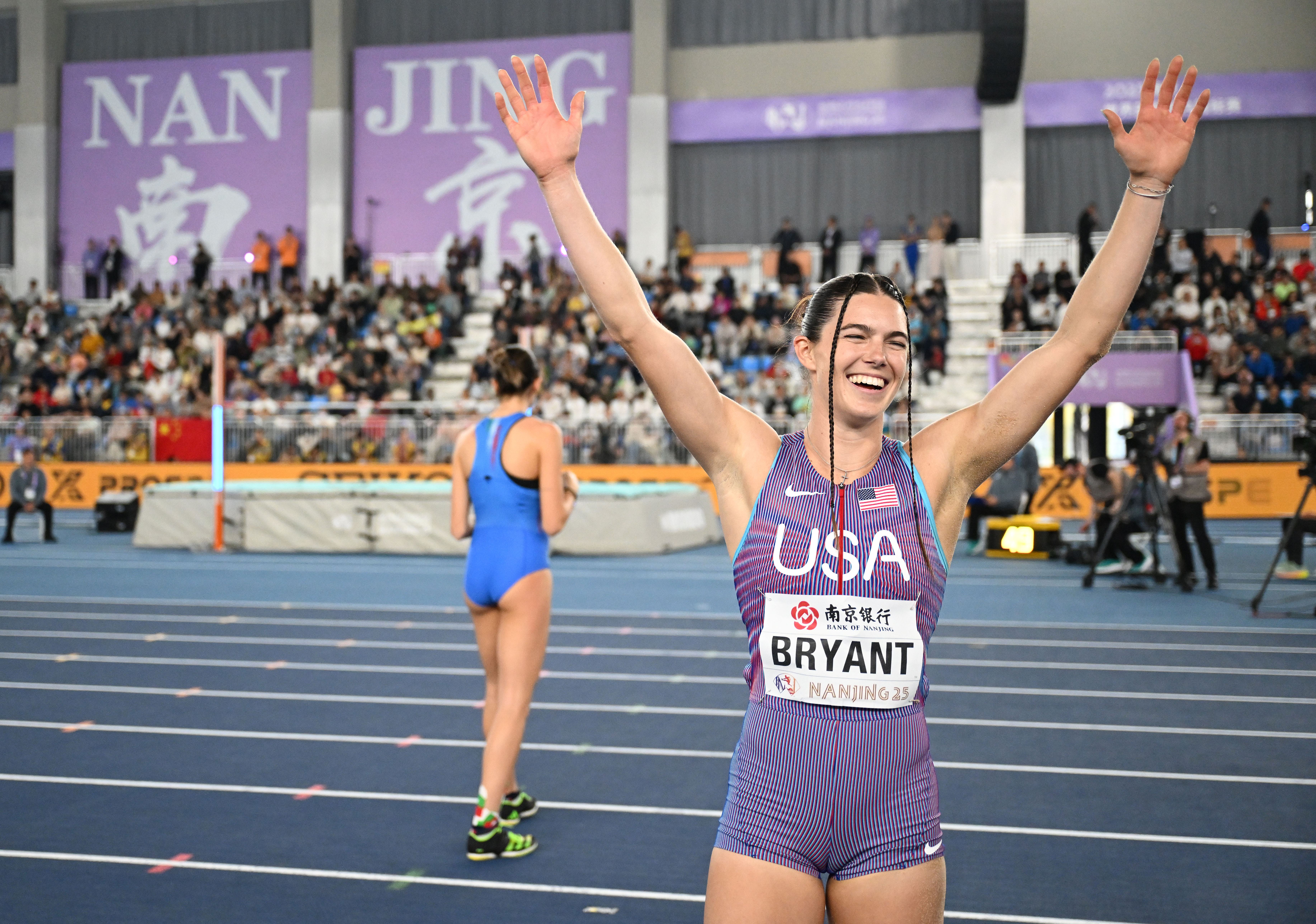 加拿大田径选手打破跳远世界纪录 加拿大田径选手打破跳远世界纪录