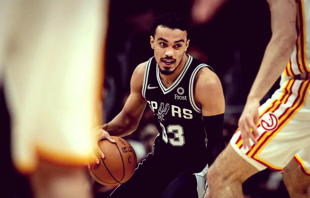 马刺队主帅力挺后卫，认为其是核心