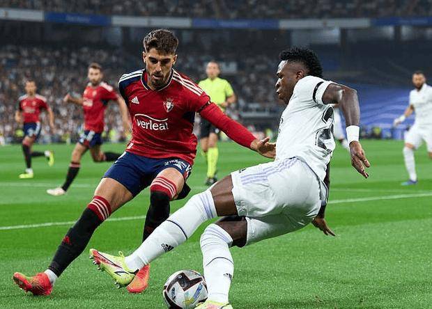 比利亚雷亚尔客场艰难战平对手