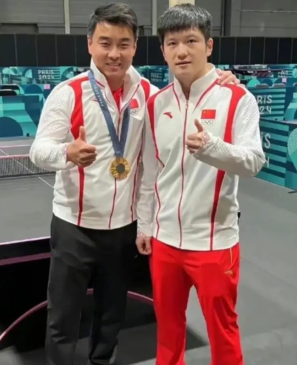 关于英国乒乓球队碾压日本乒乓球队，王皓完成帽子戏法的信息