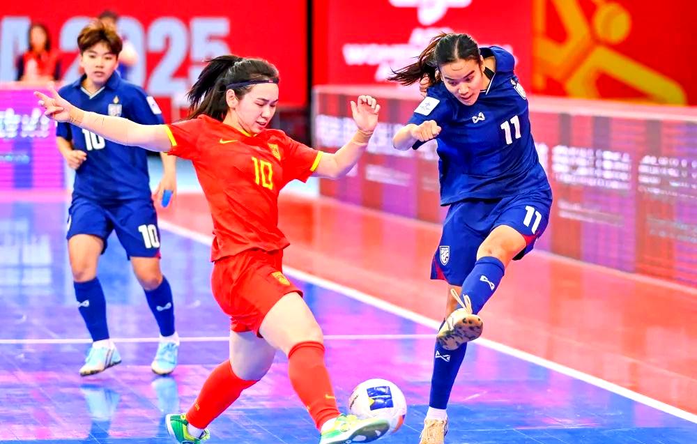 半决赛展望:女足球队争夺胜利 半决赛展望:女足球队争夺胜利