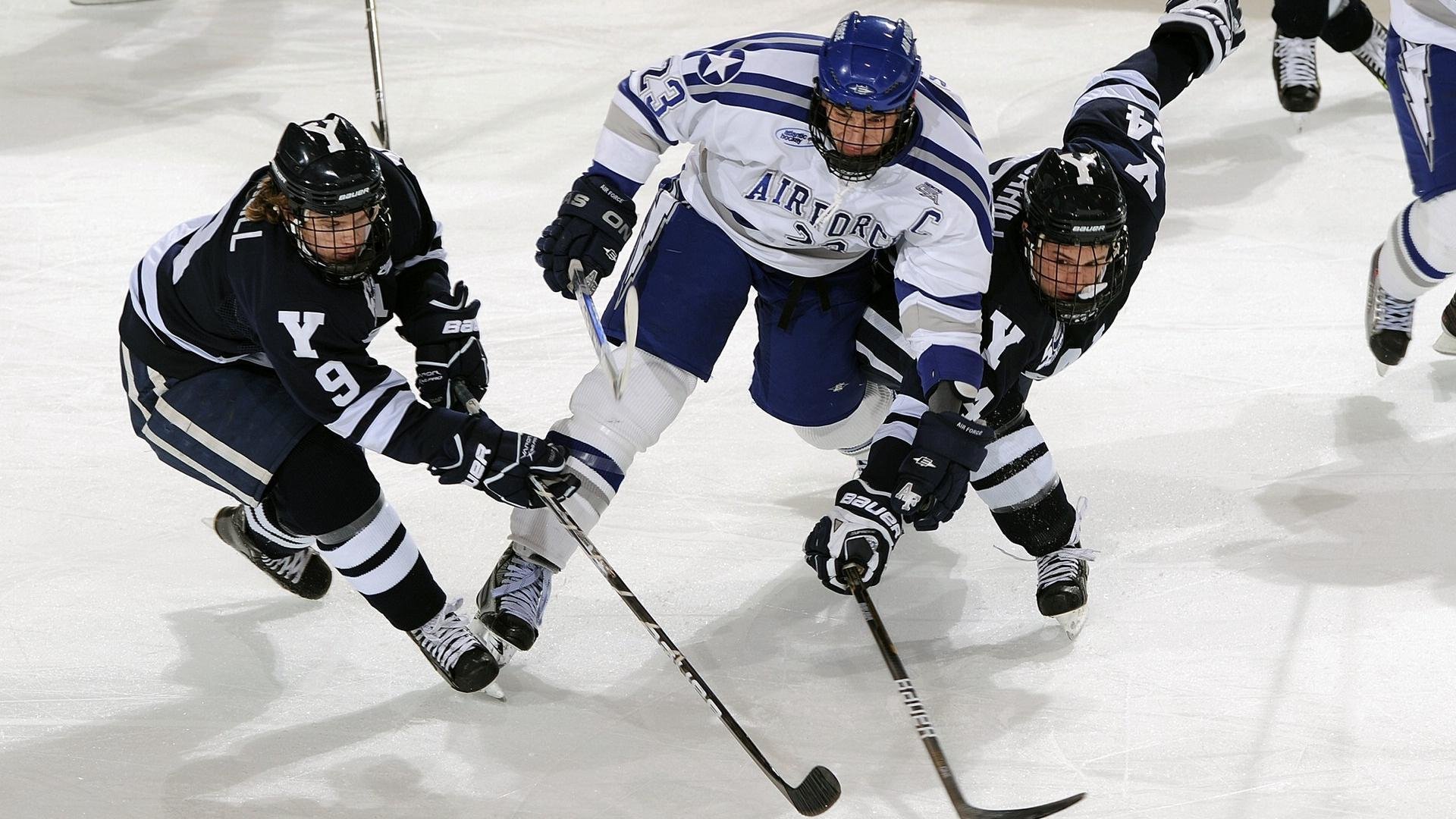 欧冠淘汰赛之夜，金玟哉打出统治级数据，亚洲铁卫的欧洲正名之战