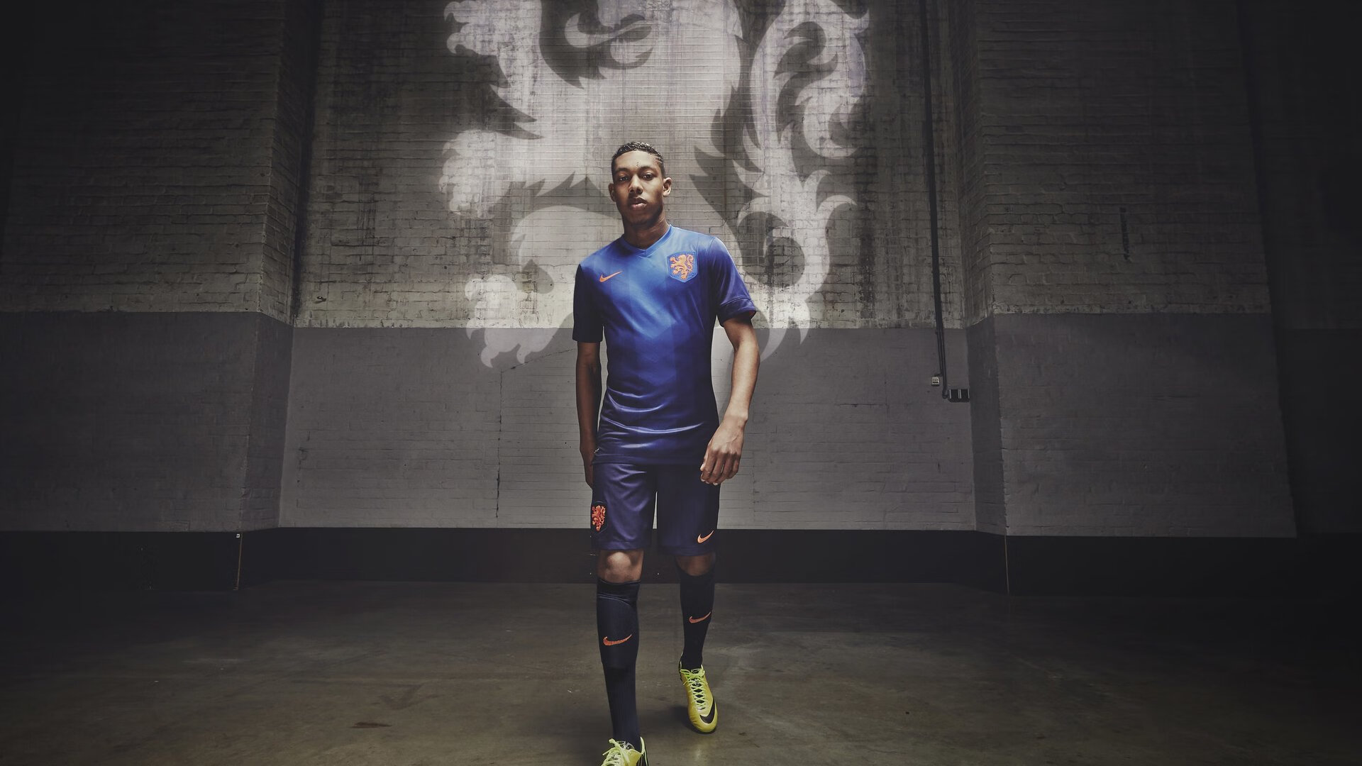 年度焦点之战，希腊逆转雷恩，奇迹之夜的战术与意志